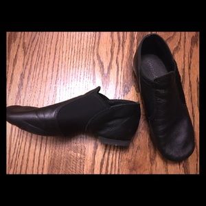 Capezio Jazz Shoes Youth 1m (size 12.5-13 US)